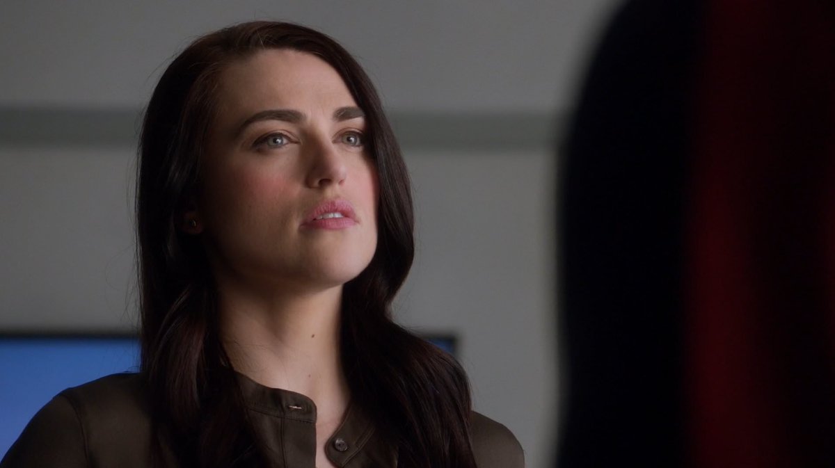 Un día como hoy en el 2017, se estrenaba el ultimo episodio de la segunda temporada de Supergirl.

Katie McGrath | Lena Luthor
Supergirl  2.22 - "Nevertheless, She Persisted"

Para ver más --> katiemcgrathultimate.sosugary.com/gallery/thumbn…