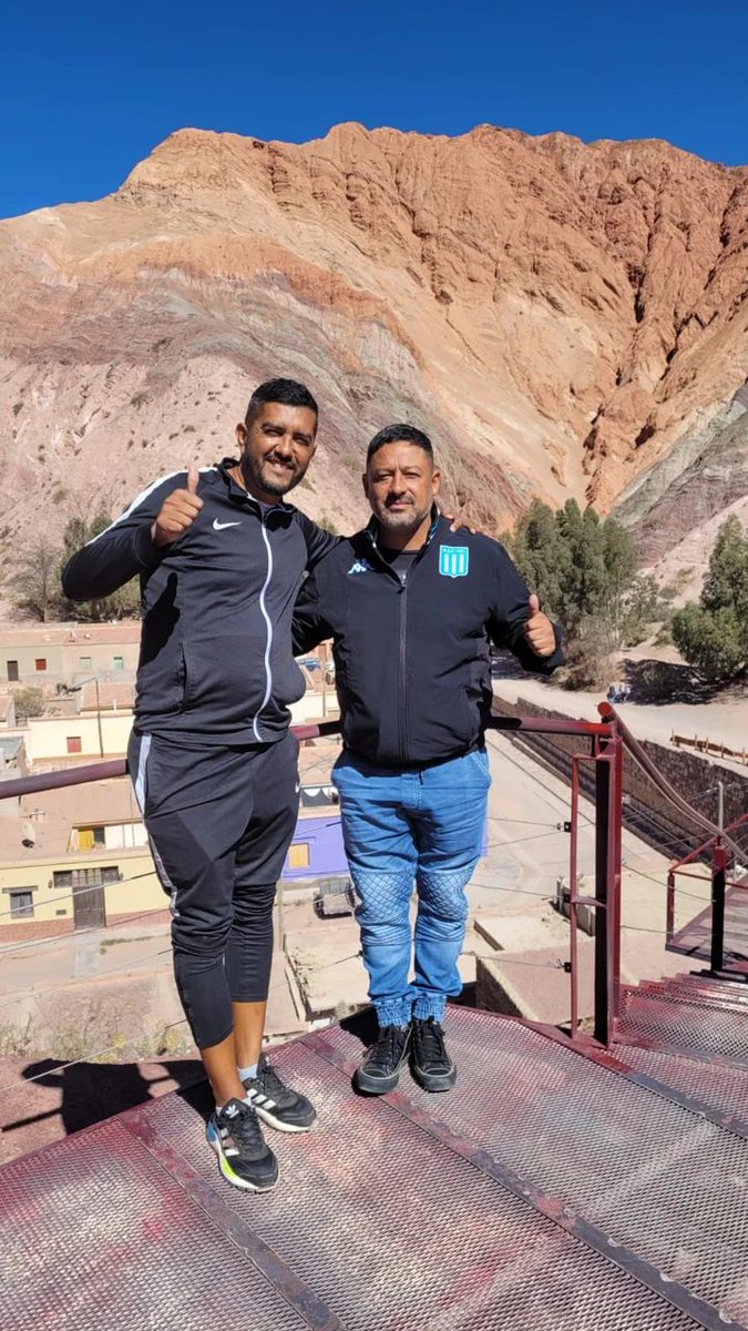 REENCUENTRO 👥
Fotón de Franco Sosa, ex jugador de #RACING, junto al <a href="/MonchiMedinaRC/">Ramon Medina</a>.
