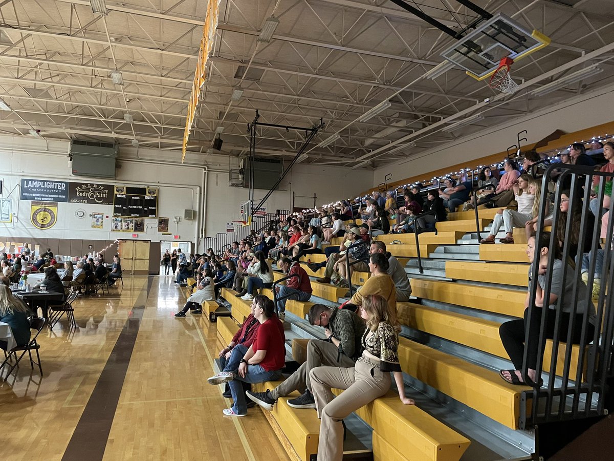 Capital High Choirs Spring Dessert Show- always a great event- songs from the decades! 
#gobru