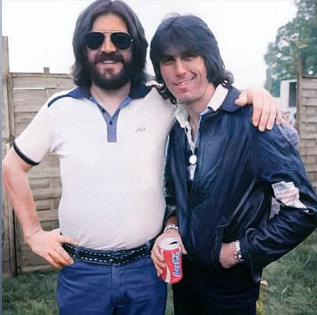 Os saudosos bateristas John Bonham e Cozy Powell, Knebworth Festival 1979, Hertfordshire, Inglaterra...

Boa Noite.

#johnbonham #ledzeppelin #cozypowell #rainbow #elp #blacksabbath #whitesnake #jeffbeckgroup #bluesrock #hardrock #progrock #heavymetal #classicrock…