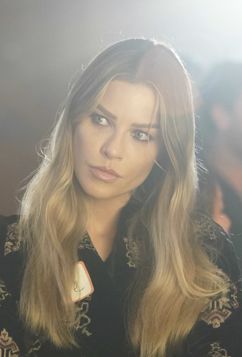 lrose2029's tweet photo. Chloe is always hot but season 3 Chloe on another level 🔥 https://t.co/J6K8ylz1EO