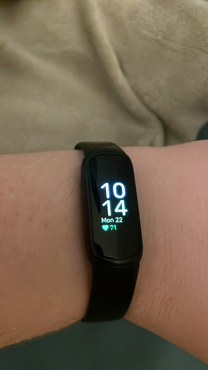 almondity1's tweet photo. @MicrosoftvApple Fitbit inspire 3,
Apple Watch SE 44MM Nike 1st generation https://t.co/EQlYkD22wv