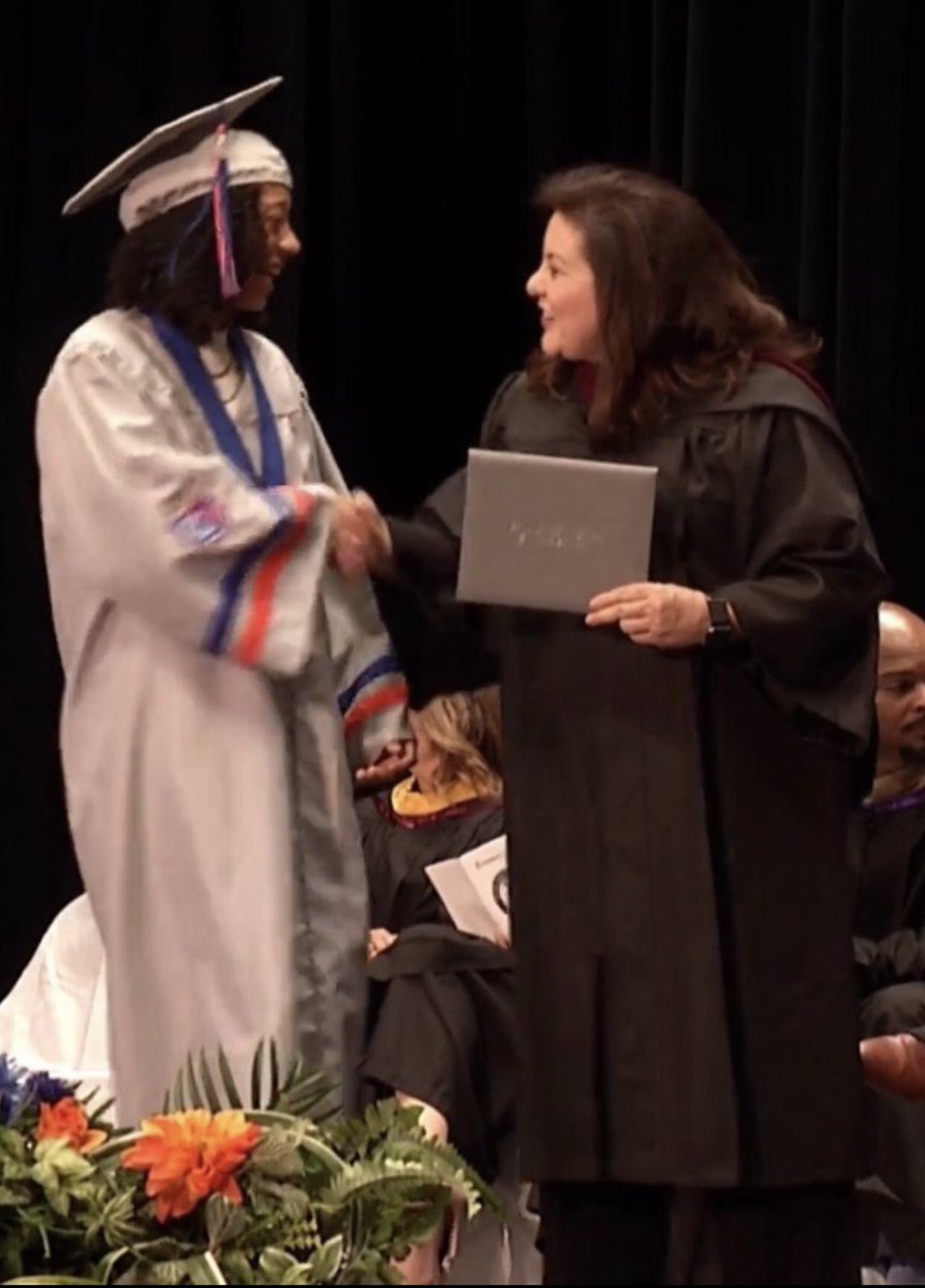 Black_Speeder's tweet photo. Graduation 2023 @AnayaOwens23 
So proud of you!!!! See you at the top!
#onlythebegining #ProudDad https://t.co/MUNmWNaa4v