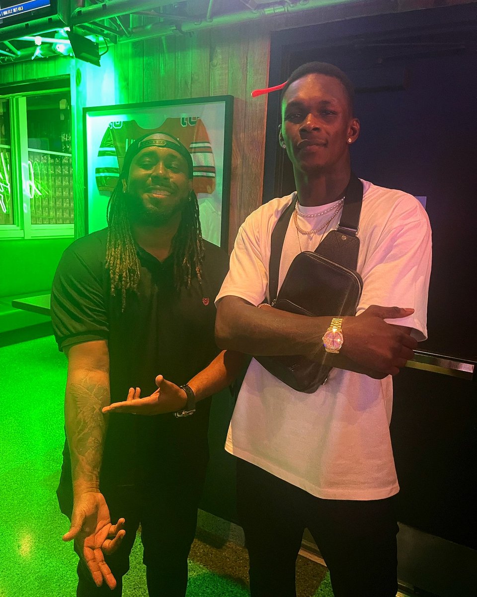 metalmaticmusic's tweet image. Jamaican/Nigerian/New Zealand link up....#stylebender #ufcchamp