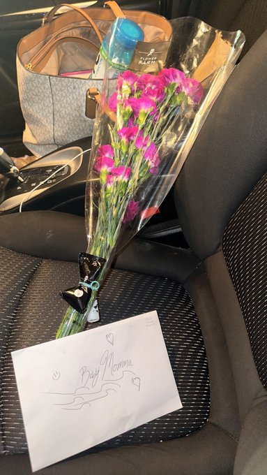 Just got off work my bd left some flowers, a pre roll, and a card on my drivers seat 😭 I been asking