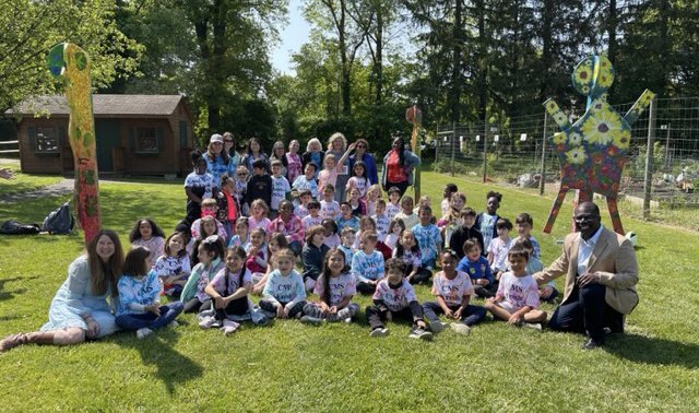 MrsScanlanCMS's tweet photo. Our 1st Graders Rock!These beautiful sculptures can be found at Fodor Farm. Thank you to the Silvermine Arts Center for helping with this arts integrated project.Thank you Greg Burnett for coming to this special ceremony 🌈❤️@mrtprincipal @NorwalkPS @SilvermineArts @gregb4norwalk https://t.co/gsR8XGJvpj