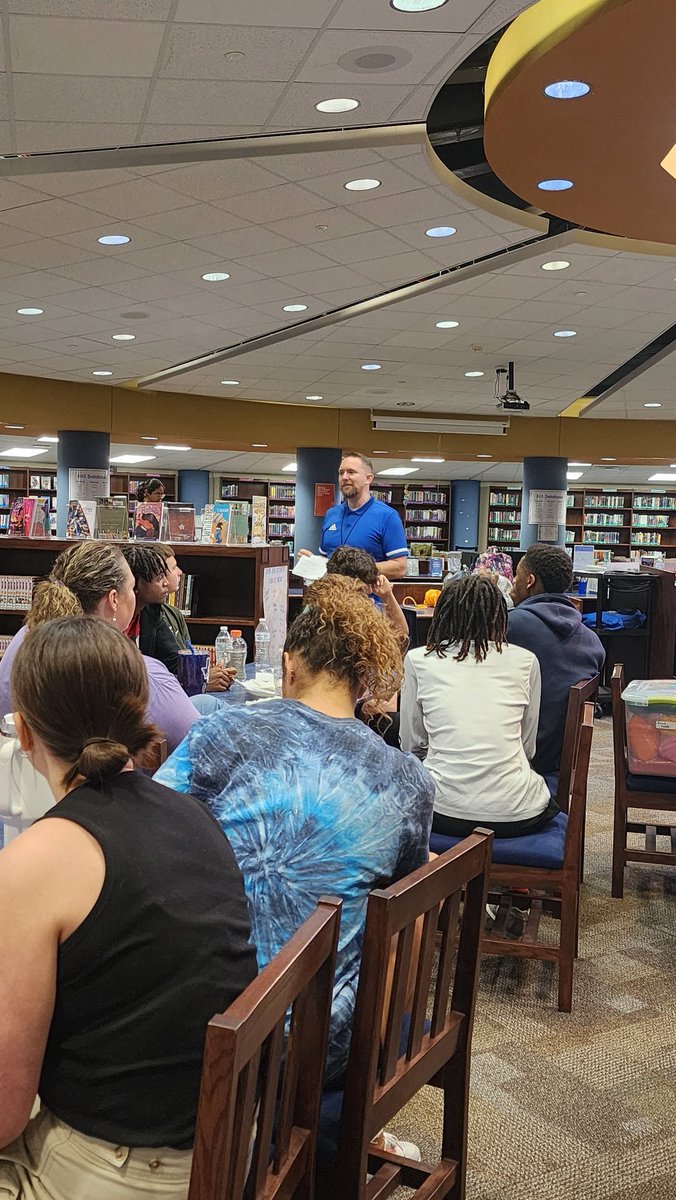 What a fun and informative night for some of our 2023-24 <a href="/boswellhs/">Boswell High School</a> leadership students.  #bealeader #15facetofacecontacts #prioritize #commitment #listen #communication <a href="/BoswellStuco/">Boswell Student Council</a> <a href="/BOS_Basketball/">BOS Basketball</a>. #bosproud
