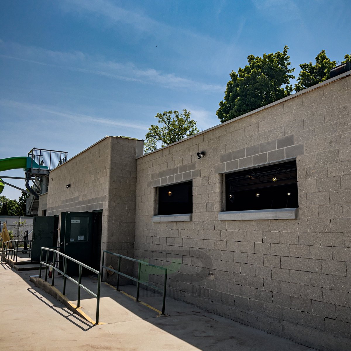 pdblasting's tweet image. Prepping block walls for painting by blasting to remove the old failed coating.

Pk Construction called our mobile crew in at the Lake Lisgar Waterpark Renovation project here in Tillsonburg, Ontario. Amazing changes happening for the local community.

#pdblasting #tillsonburg