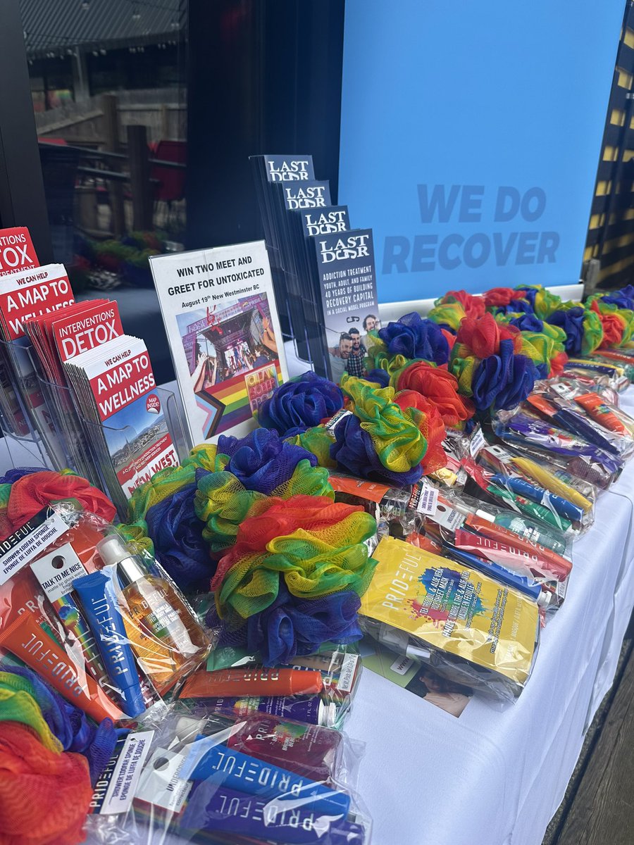 Last_Door's tweet photo. Today, we show that CANADA LOVES DRAG! Last Door was invited by the DMS Vancouver to show solidarity for the drag and trans community with the Drag Defense Fundraiser. Funds raised for Egale Canada. 

A great opportunity to talk about recovery and #CLEAN #SOBER &amp; #PROUD! https://t.co/g8mJU5yK27
