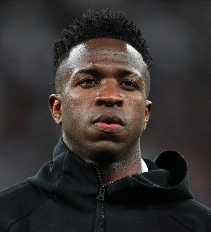 Vinicius Jr: “Tengo un propósito en la vida y si tengo que sufrir más y más para que las generaciones futuras no pasen por situaciones similares, estoy listo y preparado”.