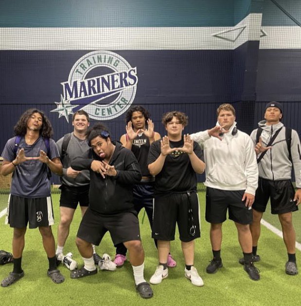 MuliufiElijah's tweet image. did 5on5s yesterday at rise representing Lincoln with my brothers from da 253 📍
#springball #edgerusher