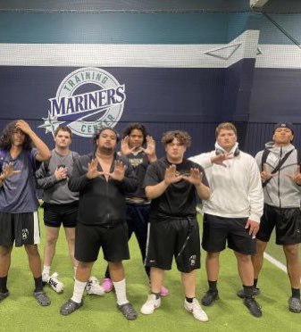 MuliufiElijah's tweet image. did 5on5s yesterday at rise representing Lincoln with my brothers from da 253 📍
#springball #edgerusher