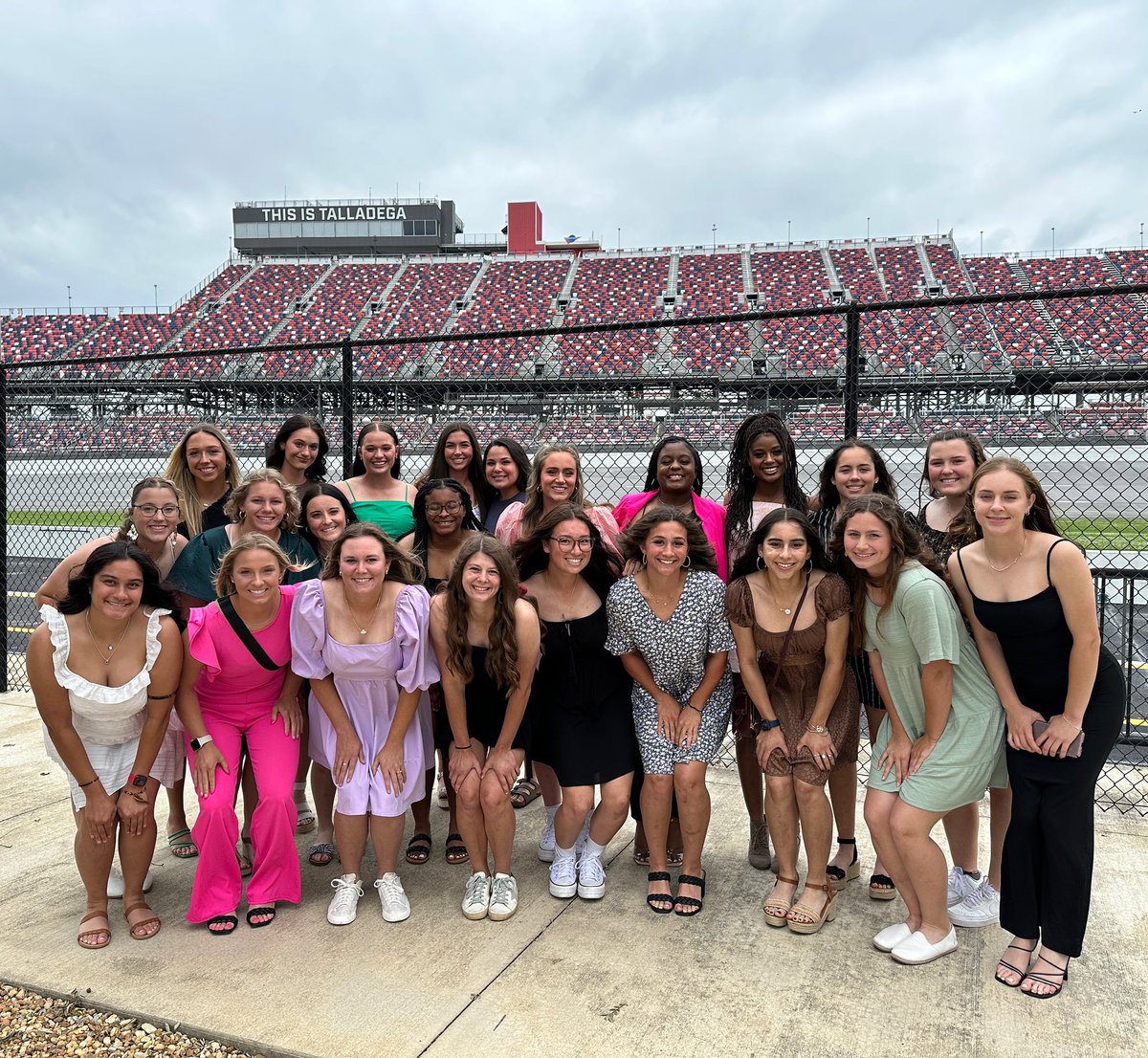 gclvsoftball's tweet image. SHAKE N BAKE 🤙 

World Series banquet at Talladega! Stay tuned to our vlog later to see our lap around the track! 🏆

Huge thanks to The City of Oxford, Alabama for putting together this amazing night! We will never forget this!!