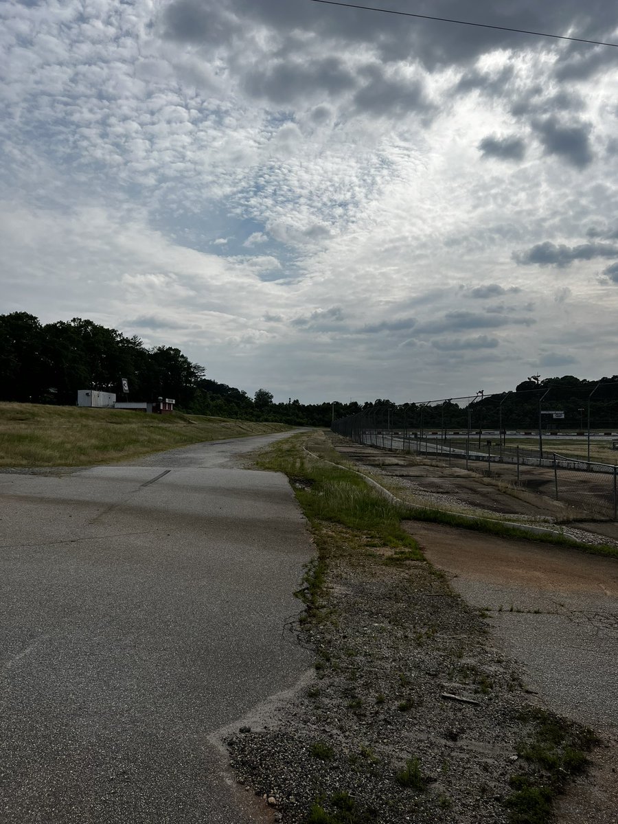 Fascar_Living's tweet photo. With @NWBSpeedway being such a huge success I think it’s time that @GPSspeedway1 gets it’s turn! Here is how it currently sits with an unknown future! @DaleJr I think @CARSTour would be perfect here….@MarcusSMI https://t.co/TkpRuZImBZ