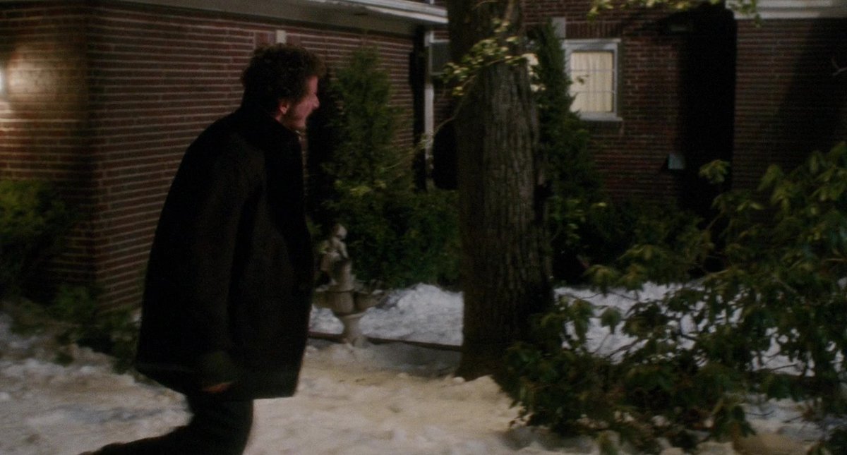 HomeAloneFrames's tweet photo. Home Alone by John Hughes - frames 118933 to 118936 of 148019.

 #homealone #homealoneframes https://t.co/xJlz2OGq0Q