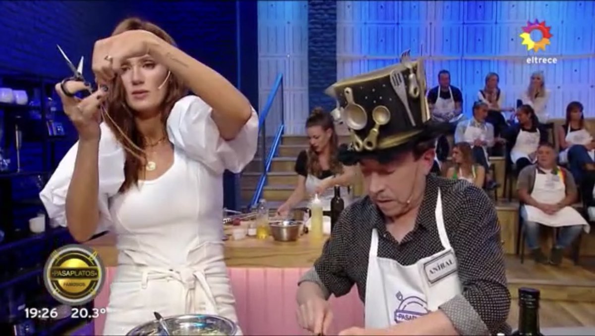 ME ENCANTA #PasaplatosFamosos, y que BIEN que le queda a Paula Chávez  la pantalla de <a href="/eltreceoficial/">eltrece</a>. 
VOT SI a que los conductores AYUDEN a los participantes en los realities de cocina! Al fin! Al fin!