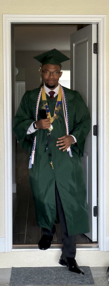 kc2dudley's tweet photo. Stepping from one chapter to the next! #polkgrad23 Congratulations Joshua- we love you!! ❤️🎉 https://t.co/SkEOWu69FX