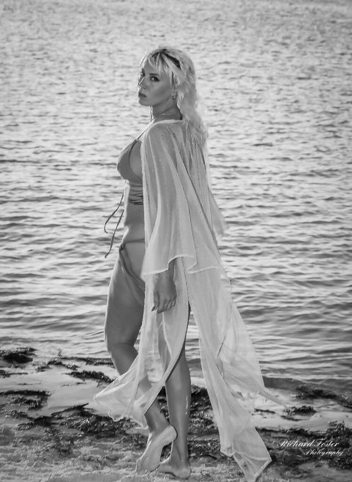 DM me if you would like to book a photo shoot https://t.co/f5CB82iHym<a href="/tag/onmfc"class="tags"><span>#onmfc</span></a>