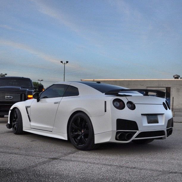 #Cars #LuxuryCars #OurWorld #ThilanW

RT Auto_Porn: matte white GT-R