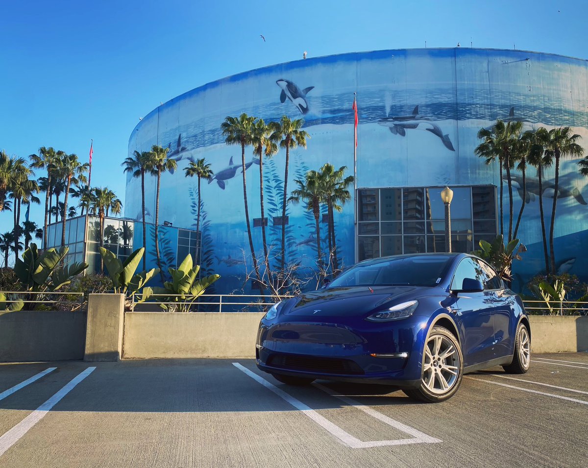 If you don’t take a pic of your own car, did you even go to @electrify_expo ?!
#ElectrifyExpo #ElectrifyExpo2023 
#Tesla #ModelY #TeslaModelY
#LongBeachConventionCenter 
#ElectricVehicles #EELB23