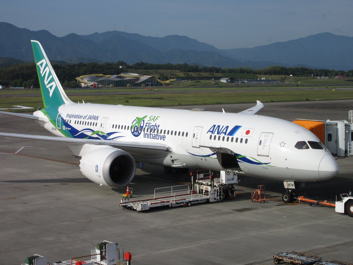 yoshihara0328's tweet photo. ANAの特別塗装機「ANA Green jet🍀」高松で初めて見ました。
#ANAグリーンジェット #特別塗装機 #ANAGreenjet #Greenjet #グリーンジェット #JA874A #B787 #Boeing #Dreamliner #ドリームライナー #ソラマニ_ヒコーキ #ANA #全日空 #高松空港 #TAK
2023年5月21日撮影/NH532便 https://t.co/CA19mq3aDX