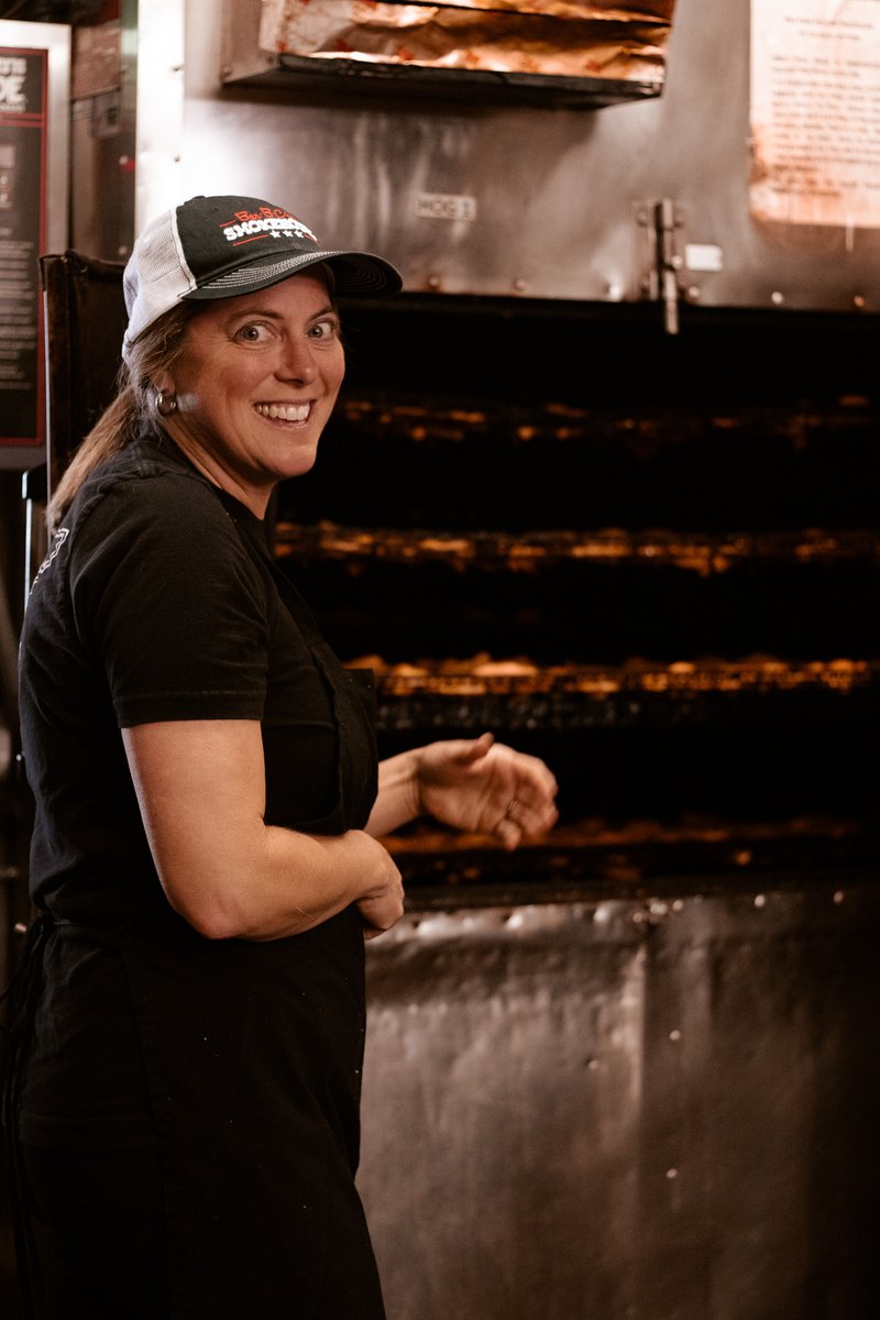 Women in the pit. 💪
#BarBCutie #bbqlovers