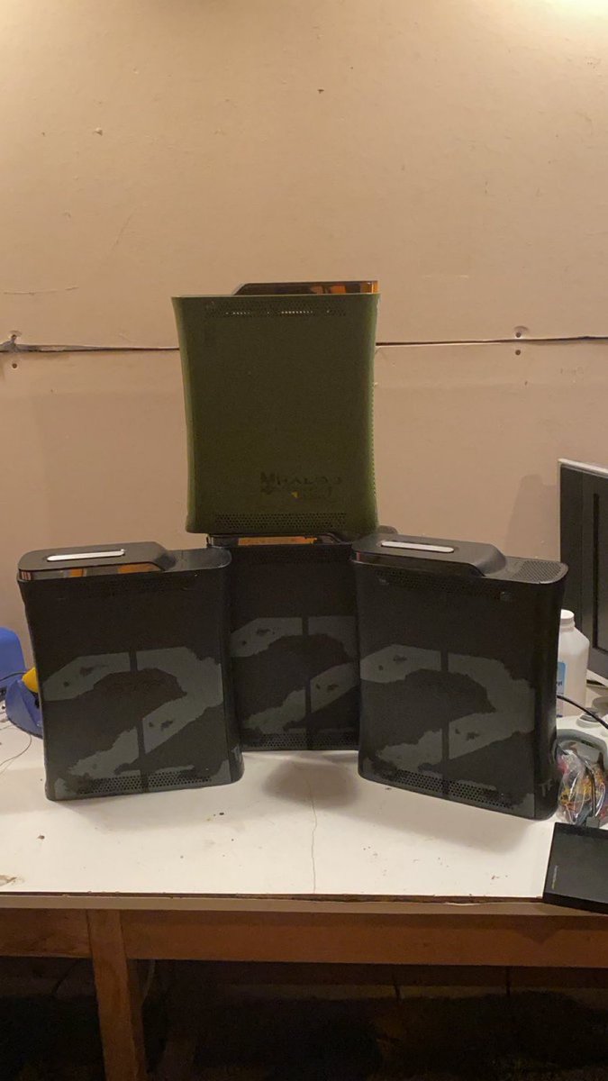 3000GT's tweet photo. Seeing that the COD PC Clients are all getting shut down, now is probably the best time to buy a modded console here’s a thread of some of the nicer RGH/JTAG Xbox 360 and Jailbroken PS3 Consoles I’ve done. DM me if interested in anything at all prices are in bio https://t.co/nCv4PENtC6