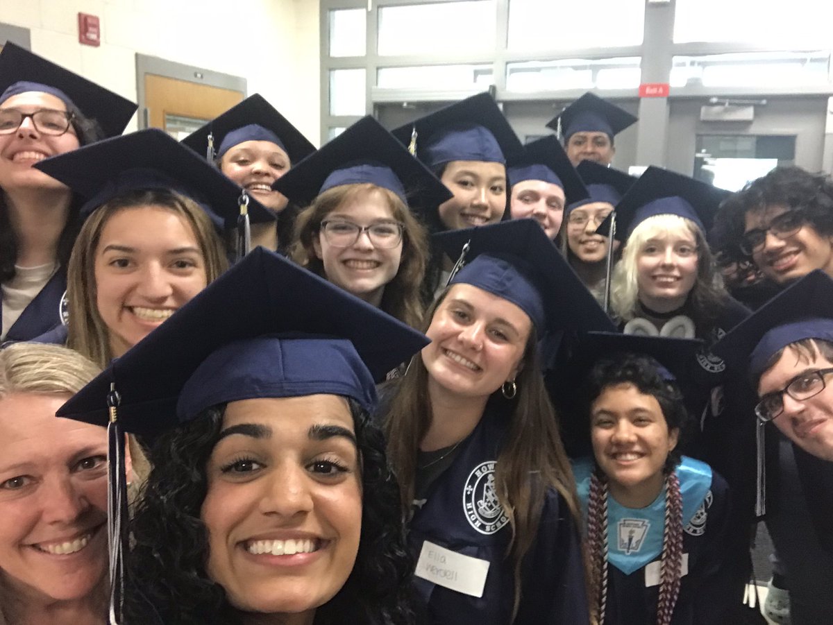 hcpss_ples's tweet image. Amazing day celebrating Howard High graduates who attended PLES!!! #PLES proud @hcpss_hohs