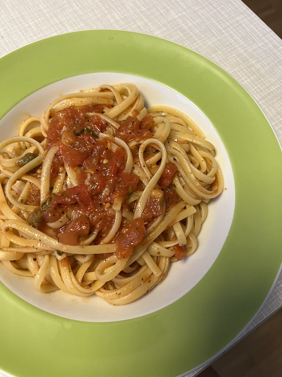 linguine with simple tomato sauce w/ lots of garlic, basil & capers for dinner