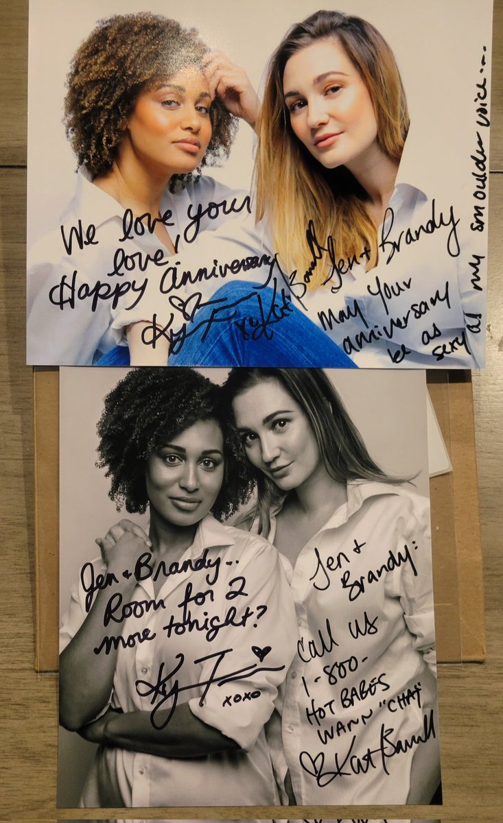 1-800-HOT BABES WANNA 'CHAT'

@StreamilyLive paid attention to @KatBarrell 's note to include the mistake auto with the proper auto so we got both of these *smoldering* autos today from @KyanaTeresa & Kat 🔥🥹😍🥰

#GoodWitch #TeamJoey #Goodie