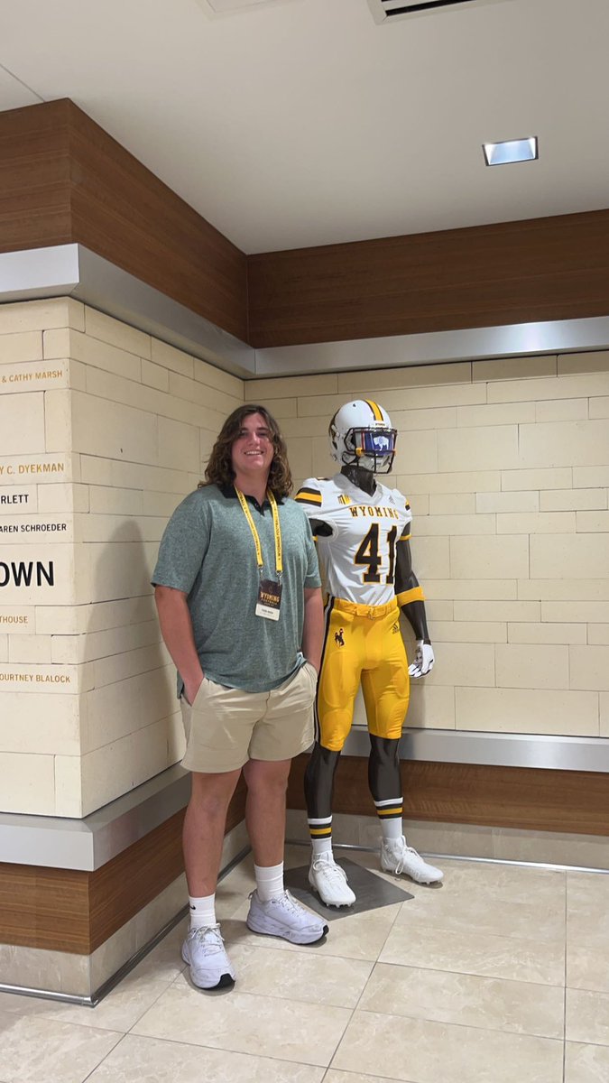 TazioRosso50's tweet photo. Had a great visit at the University of Wyoming. Had some great conversations with @CoachTripodi @CoachBHen @CoachTJLucas @KirbyOMeara
#RIDE4THEBRAND #LETRBUCK #OneWyoming #RideForTheBrand @WyoFBRecruiting https://t.co/Xch7yAFNNU