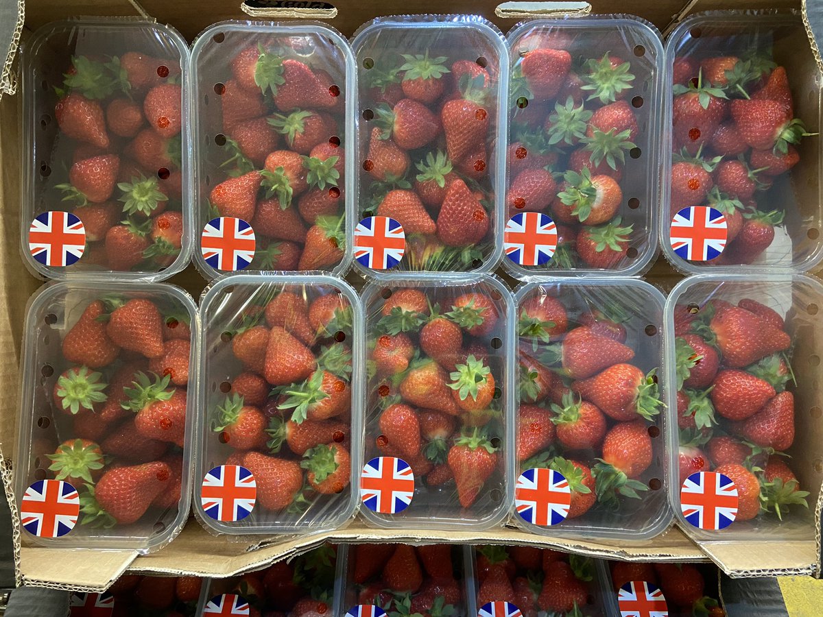 HGWalker1's tweet image. English straws and Spanish cherries 😍