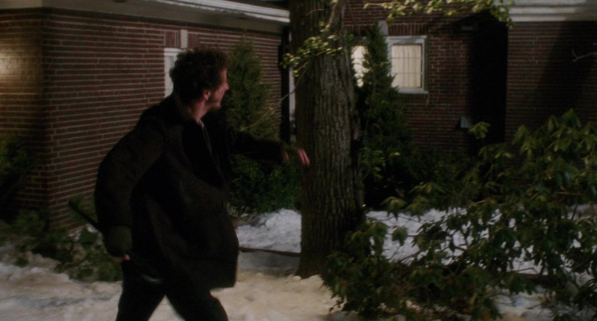 HomeAloneFrames's tweet photo. Home Alone by John Hughes - frames 118937 to 118940 of 148019.

 #homealone #homealoneframes https://t.co/jS7jppdbqz