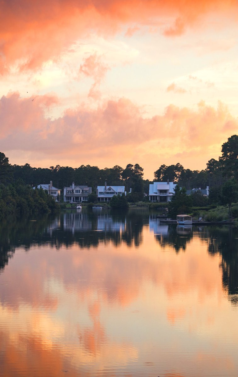 Experience a life of luxury, splendor, and Lowcountry idyll. ✨ Palmetto Bluff has been named the perfect retirement destination by @DiscovertheCarolinas! Read their full guide to life at the Bluff - l8r.it/PxFj