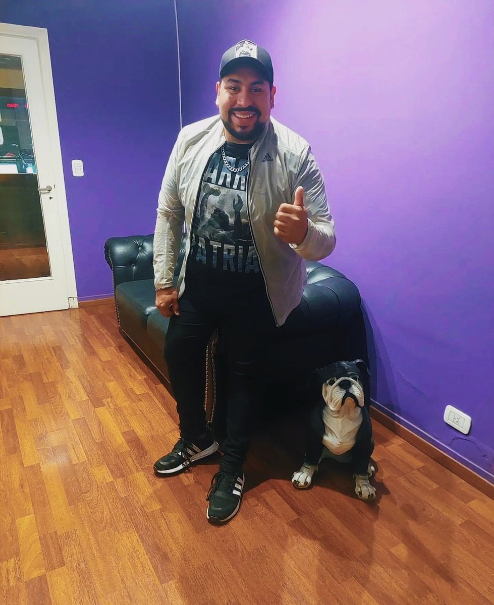 Carlosartaza10's tweet photo. Hasta las 23hs en @PonePasion 102.7
#ModoCumbia 💯 para todo el mundo 🌎 https://t.co/9smF2w1Nz2