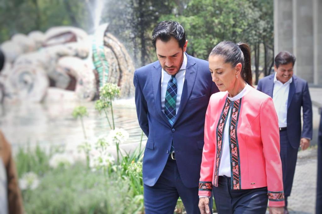 Acompañé a la Jefa de Gobierno de la #CDMX, <a href="/Claudiashein/">Claudia Sheinbaum Pardo</a> en la presentación de la estrategia y plan de Atención frente a la sequía. Seguiremos trabajando coordinadamente con la <a href="/conagua_mx/">Conagua</a> y @SacmexCDMX para garantizar el abasto de agua para la zona metropolitana y el #Edoméx.