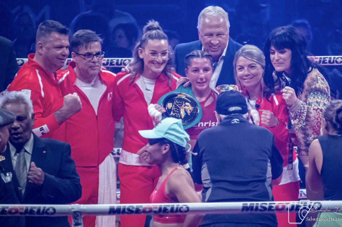 On se bat ensemble! #Dreamteam 🥊

<a href="/yvonmichelGYM/">Yvon Michel</a> <a href="/BoxCoachDan/">Danielle Bouchard</a> <a href="/StephanLarouche/">Stéphan Larouche</a> <a href="/Pietrek19/">Pierre Bouchard</a> <a href="/sasou_ka/">Sara kali - K Real -</a>