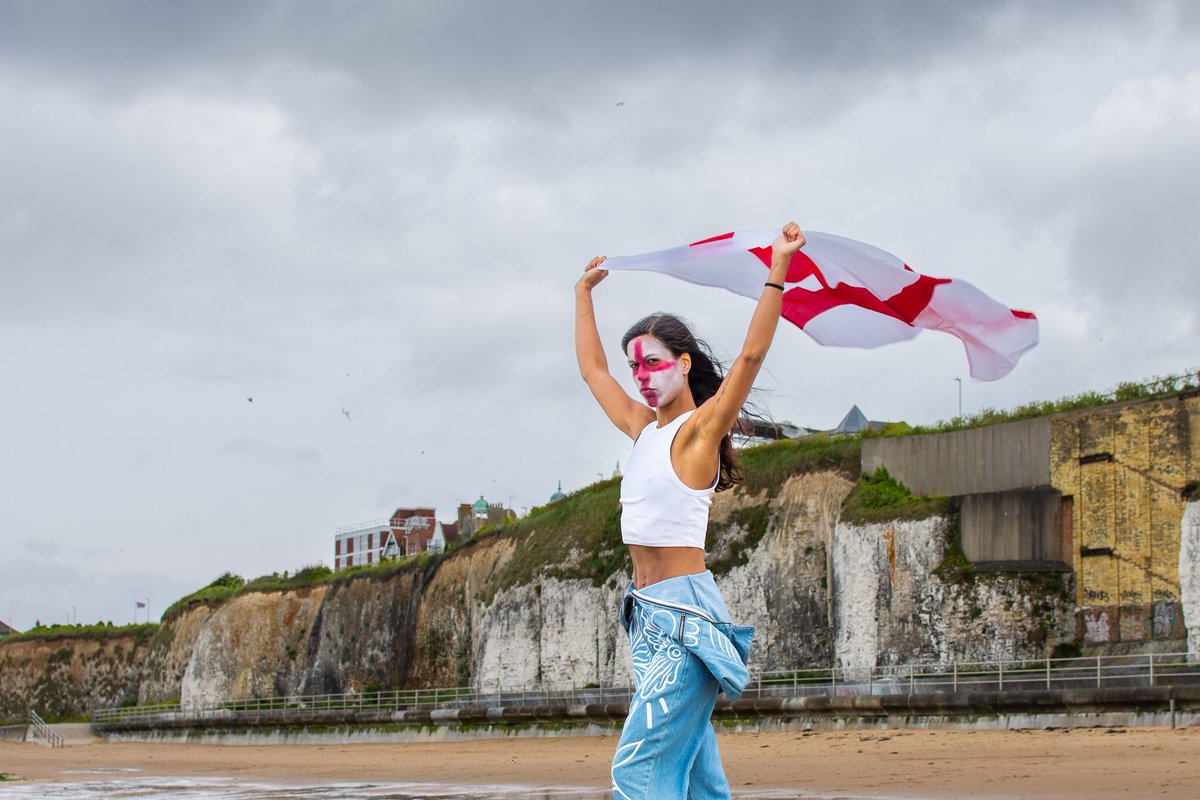 CGdoescomedy's tweet photo. Amazing photoshoot for @Lighthouse_BTN Anthems project w/ @stephen_daly exploring if the English flag&its racist colonial connotations&notions of pride, can be reclaimed by an English person of colour. Can this be England? Can I be England too? See you @IronworksBTN on Weds! 🔥✊🏽 https://t.co/2sOS3kCjk3