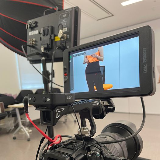 osee_tech's tweet image. 📷Two #OseeMonitor are on the scene at the same time
📷#OseeT7 monitor &amp;amp; #SonyA7sııı
📷by @takefushi_yuki
.
.
#oseetech #moviemaking #OseeMegamon15
#filmproduction #cameragear #onlocation #videography
#directorofphotography #setlife #cameragear
#filmmkrs #cinematography
