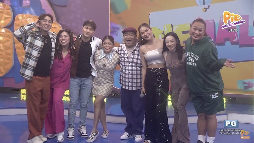 reinsilverio_26's tweet photo. happy 1st anniversary, @iampieofficial ๐ฅง๐
thank you for having ate @SamBer_Official as a piejock for piegalingan & pienalo ๐ค๐ซถ๐ผ we miss her kulit, energetic & sabaw moments on pie ๐ซถ๐ผ๐
#SamanthaBernardo #SamBer #SamLy #Piegalingan #Pienalo #PieChannel https://t.co/zAVY4tTjZV