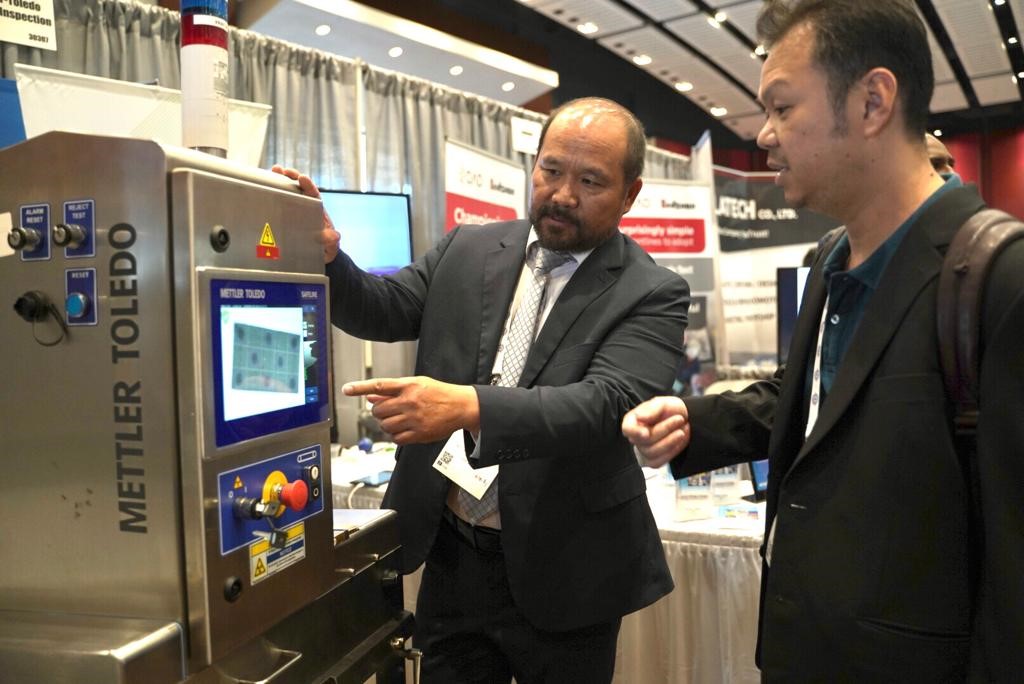 Check out some highlights from day one of our Supplier Showcase at the #SweetsAndSnacks Expo!