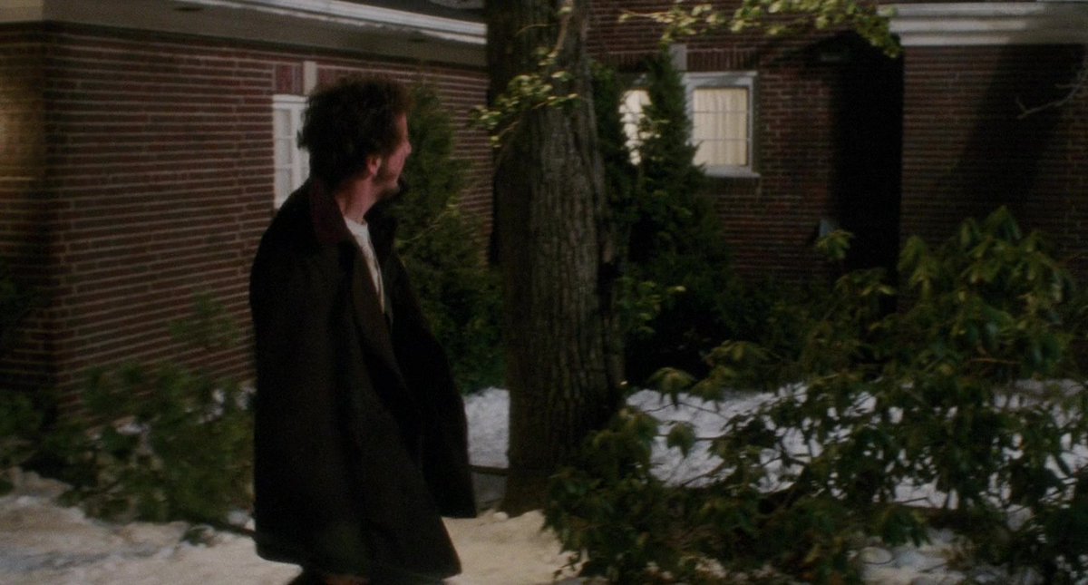 HomeAloneFrames's tweet photo. Home Alone by John Hughes - frames 118941 to 118944 of 148019.
#homealone #homealoneframes https://t.co/yr7rUOgtpL