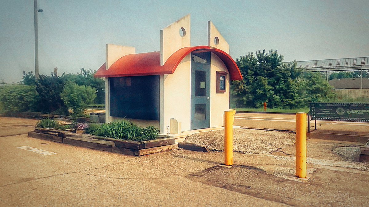 mr_eleganza's tweet image. Strathroy Train Station #viarail #strathroycaradoc #strathroy 🚉🛤️