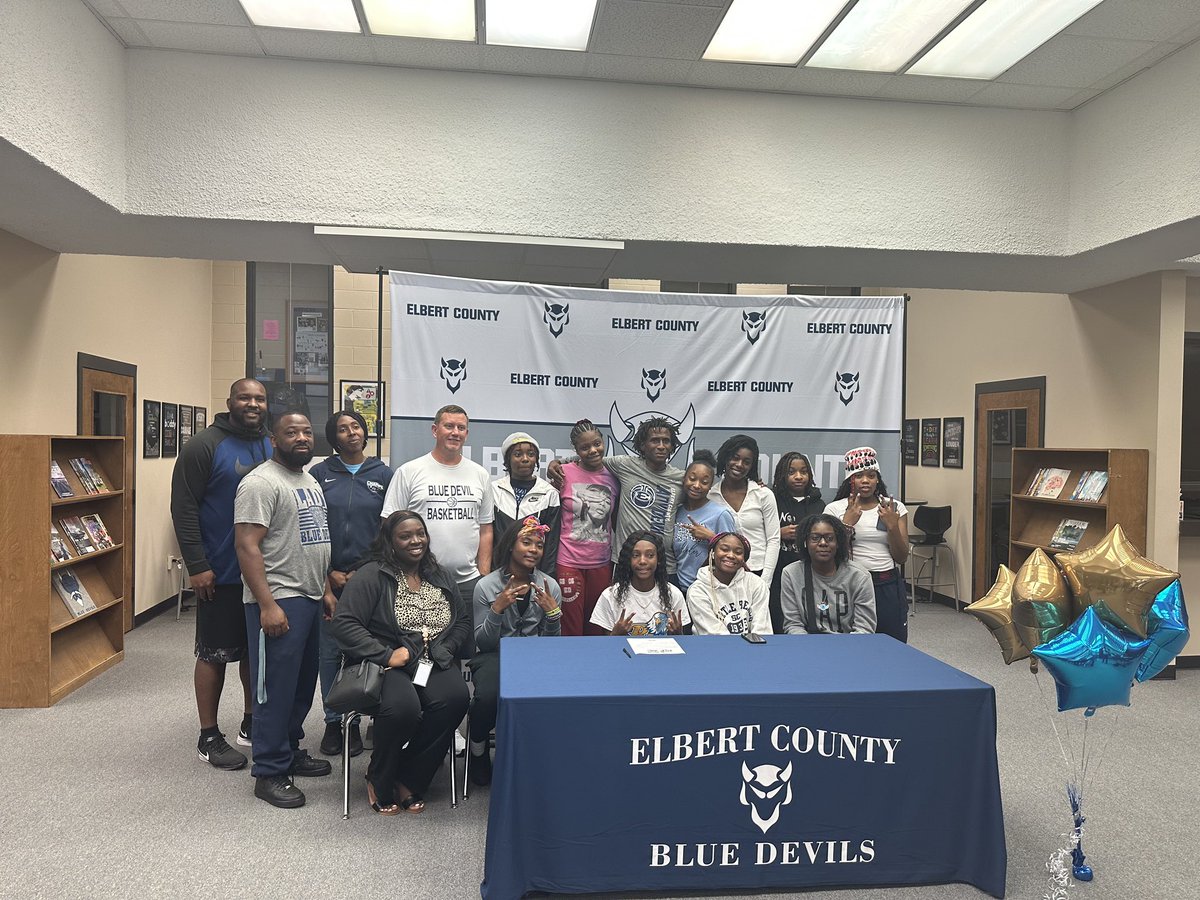 ‼️COMMITTED ‼️Niya Moon @MoonAniya is headed to Reinhardt University as she signs her letter of intent today! 🦅🏀 @TobyWagoner @KyleSandy355 @ECCHSBBALL