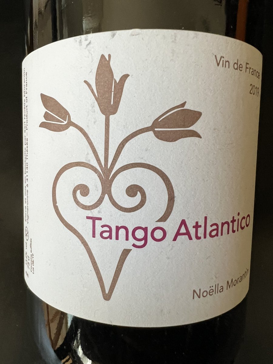 Feel the tango on the tongue #tangoatlantico #tango #noellamorantin #frenchwine #wine #winelover #winechoice #winetasting #winelovers #redwine #🍷 #vindefrance #🇫🇷 #lovewine #winelife