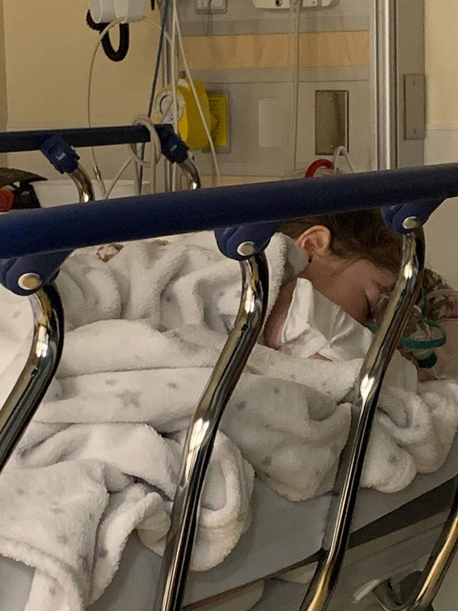4danielrichard's tweet photo. J aimerais avoir une belle vague d amour pour ma petite fille qui se fais traiter pour une  méningite et un adenovirus 🙏🙏🙏🙏❤️❤️❤️ https://t.co/983uJOXDzO