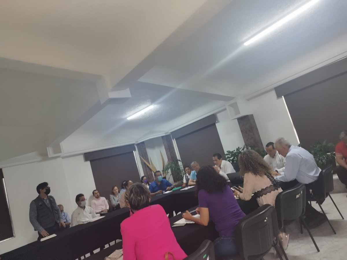 Idefomm_morelos's tweet photo. El día de hoy se llevo acabo la Primera reunión extraordinaria del comité Estatal técnico operativo para la seguridad en Salud (CETOSS) En el salón de juntas de la Secretaría de salud.

#IDEFOMM #MORELOS #CETOSS https://t.co/66H80XGEyn