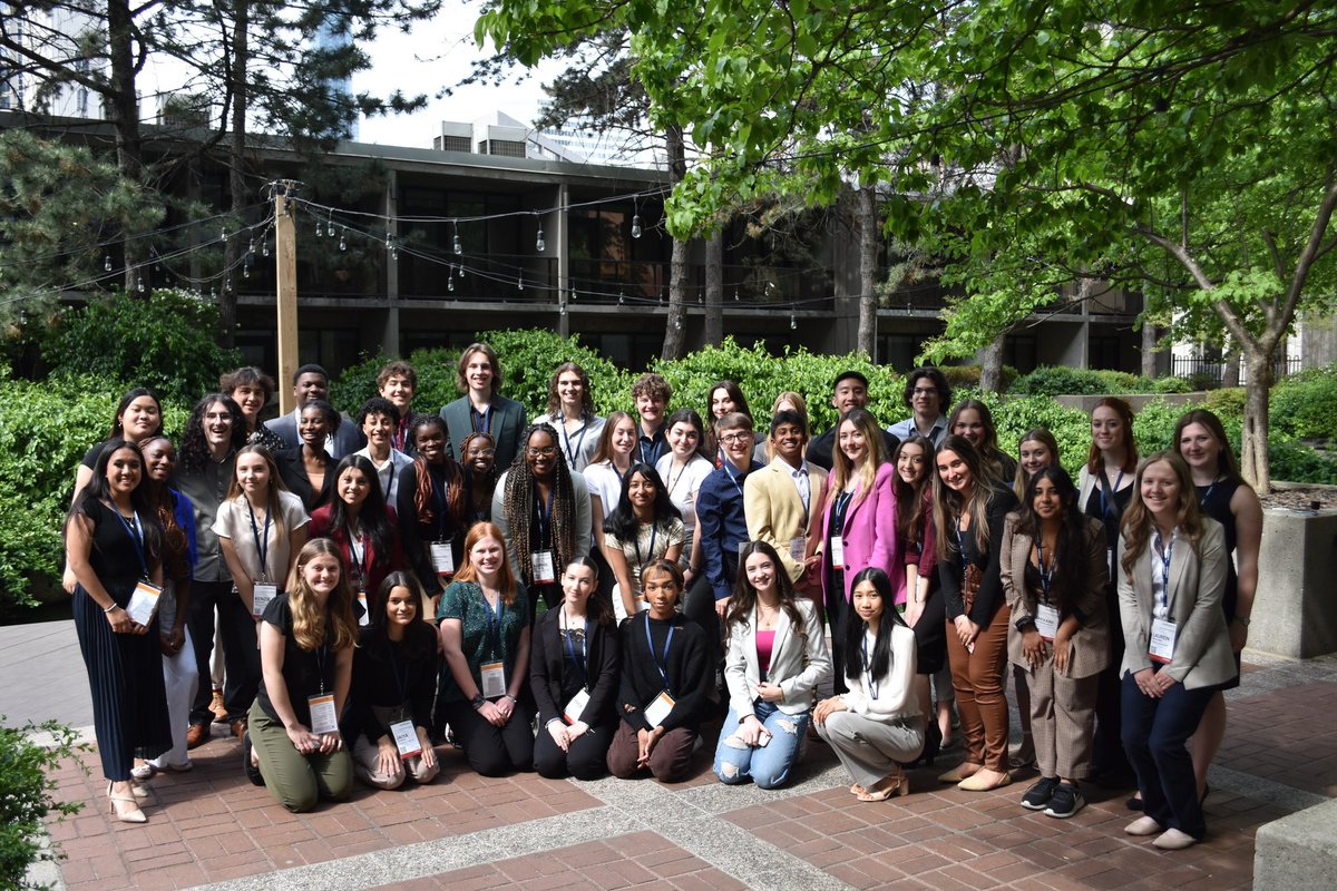 Stephanie De Castro tweet media