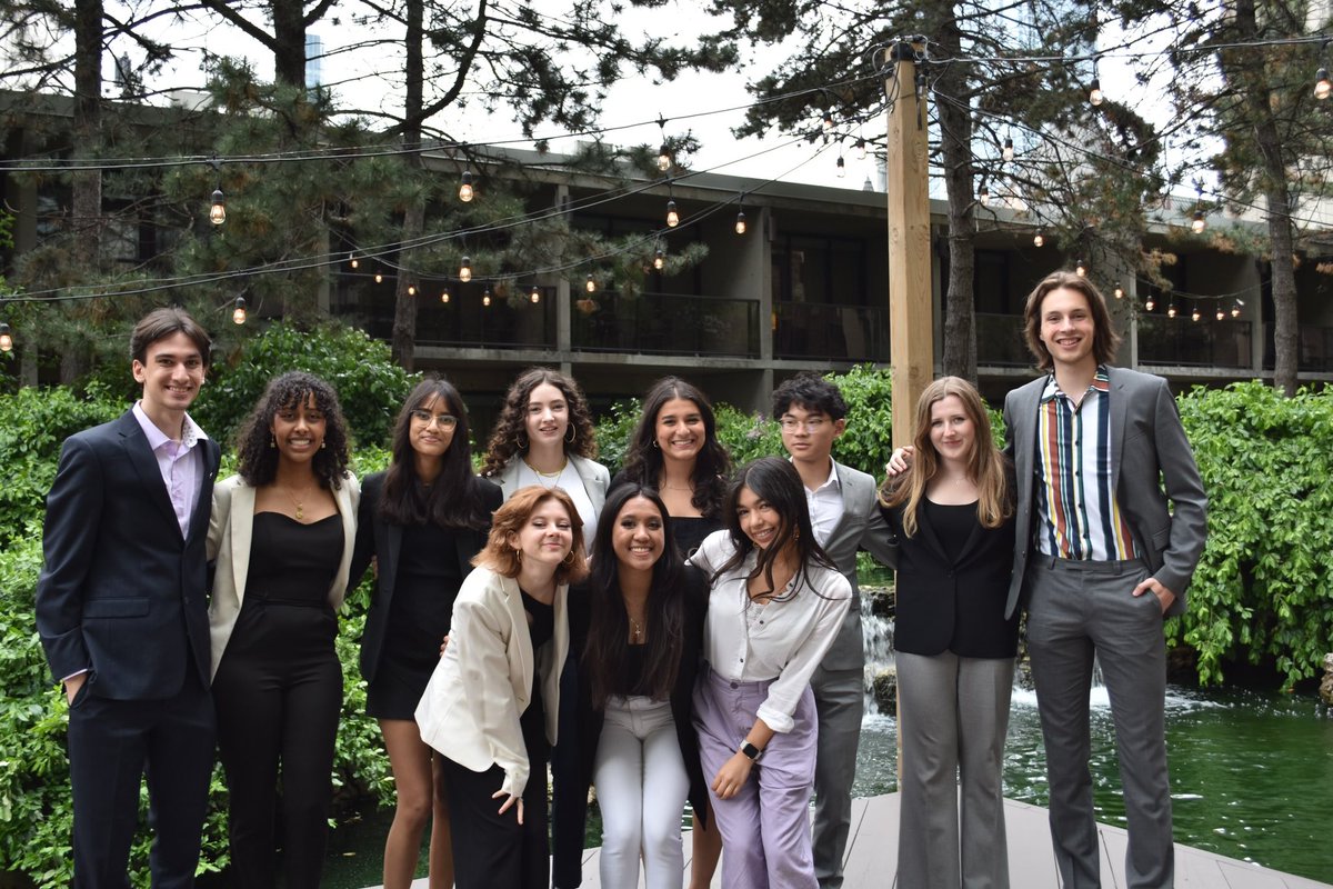 Stephanie De Castro tweet media