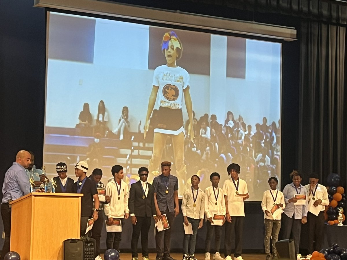 CoachAllen_FDHS's tweet photo. Thanks for the invite family!!! Really enjoyed the @JLewisInvictus Athletic Awards Ceremony. Got to meet a lot of future Astros!!! Love to see our student athletes and coaches being celebrated!!!! Good Work AD Spriggs! https://t.co/AhwaKnNj56